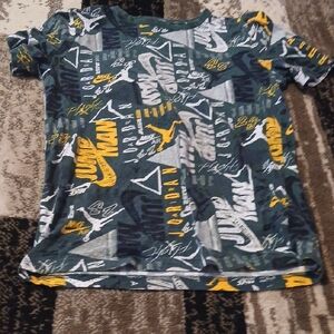 Nike Kids Graphic T-Shirt - Green and Yellow